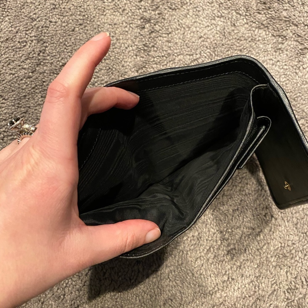 Prada Black leather tri fold wallet - Picture 5 of 5